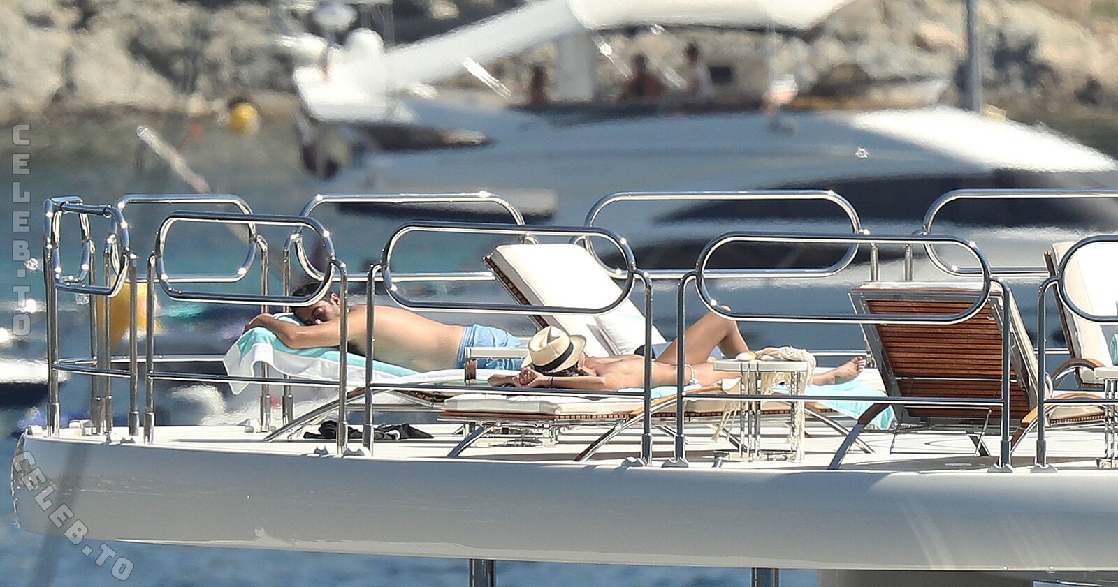 Sara Sampaio nude photo 15