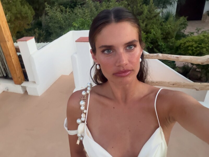 Sara Sampaio nude photo 4