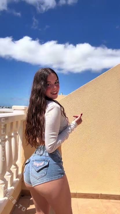 Sara Trujillo Brito nude photo 8