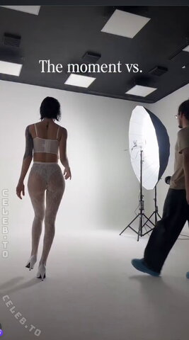 Sara Velez nude photo 8