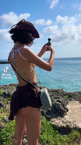 Sara Velez nude photo 2