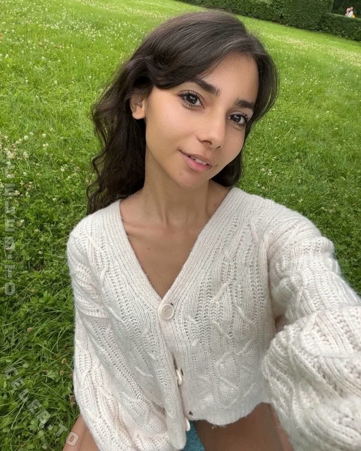 Sara Wolf nude photo 7