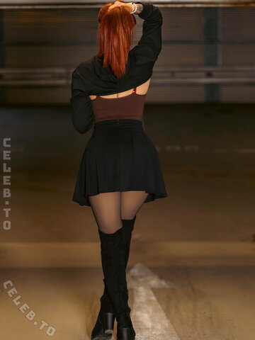 saraaah._16 nude photo 3