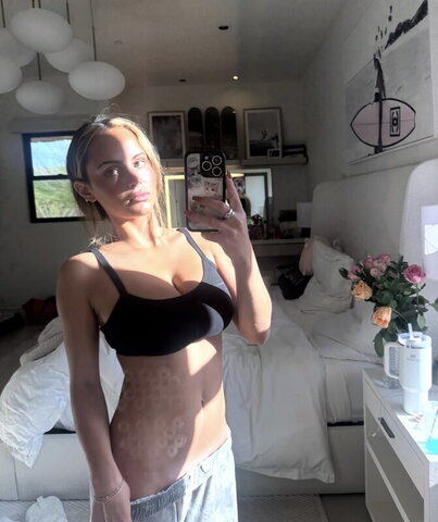 Sarabella Harris Fresh (2 photos)