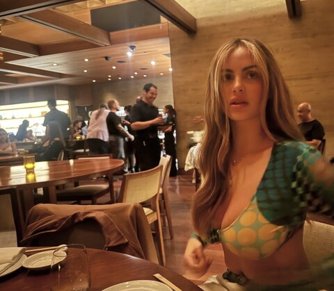 Sarabella Harris Hot (3 photos)