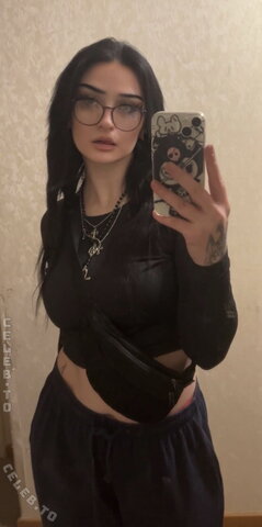 Sarah / blckbtyy / urluvv.sarah nude photo 1