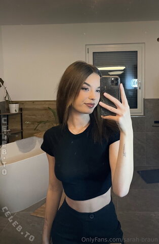 sarah-braun nude photo 8