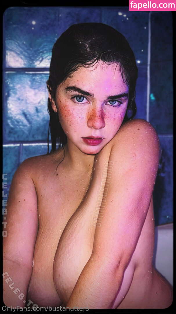 Sarah Bustani nude photo 11