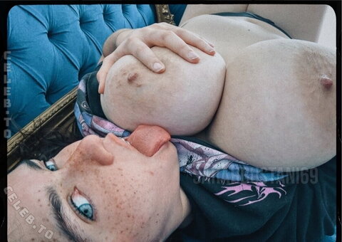 Sarah Bustani nude photo 66