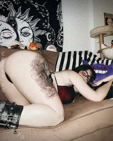 Sarah Bustani nude photo 45