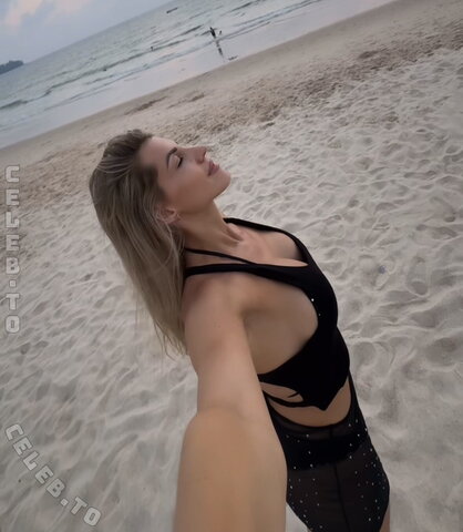 Sarah Harrison nude photo 29