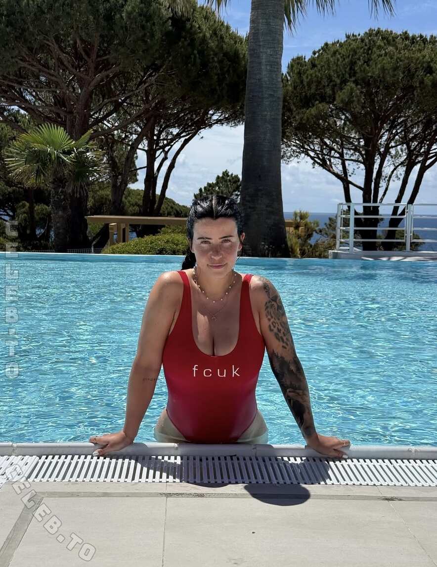 Sarah Katharina nude photo 2