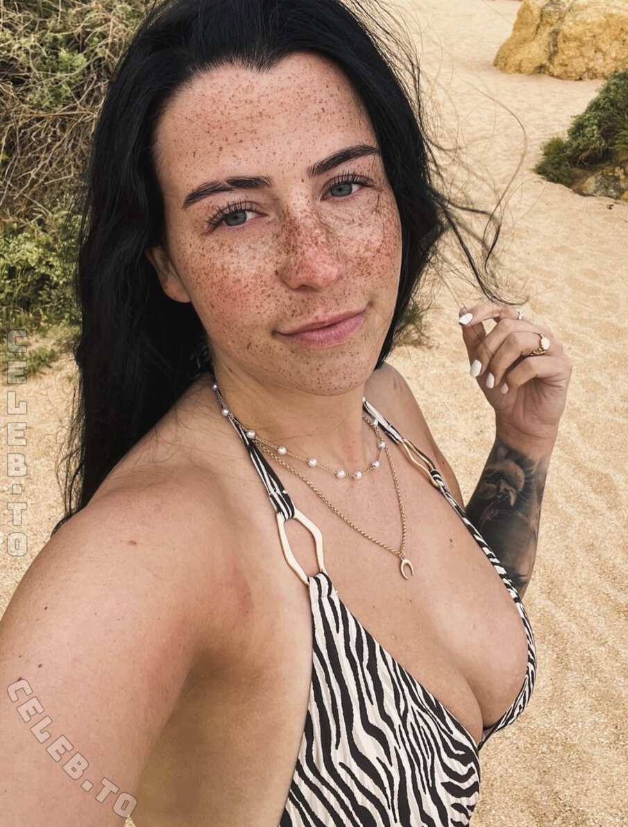 Sarah Katharina nude photo 1