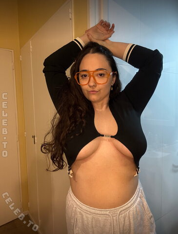 Sarah Lehmann Hot (1 photo)