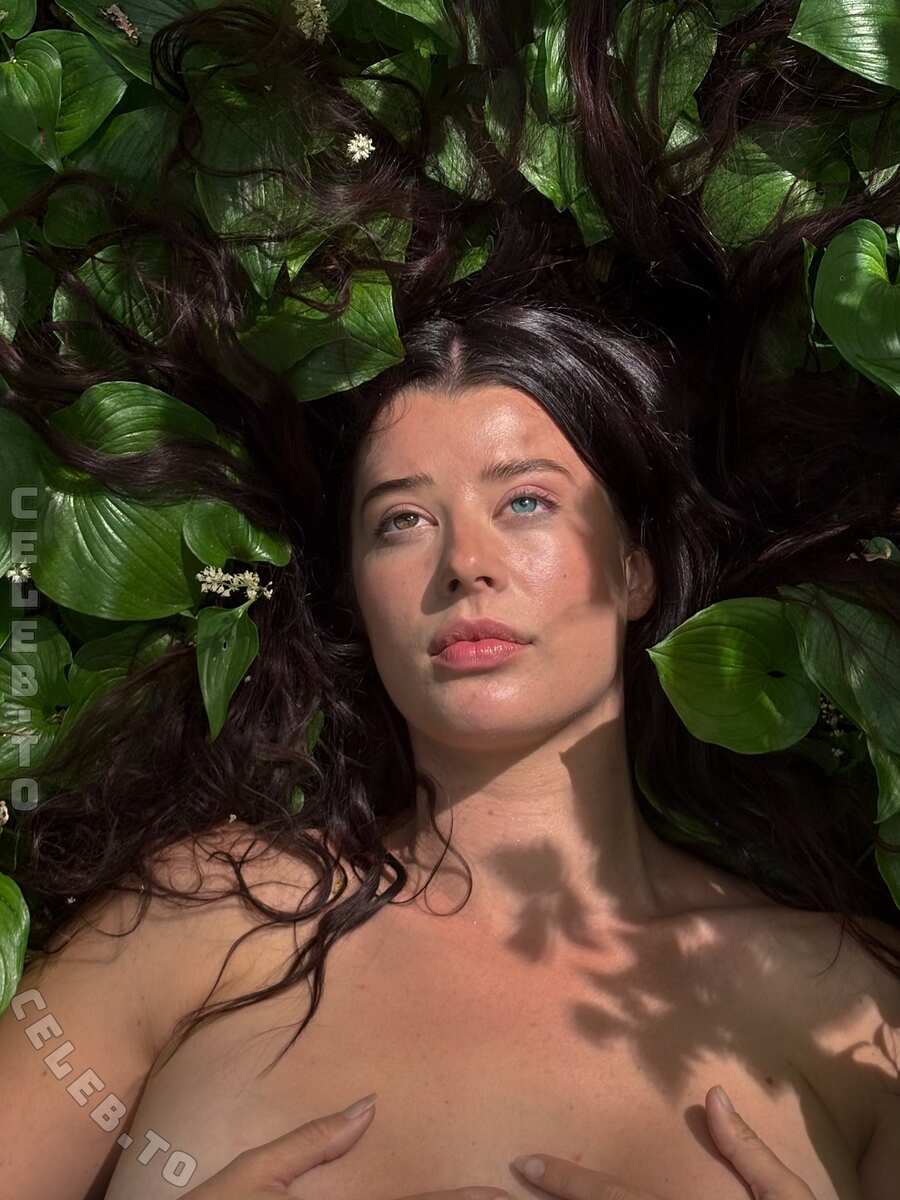 Sarah Mcdaniel nude photo 2