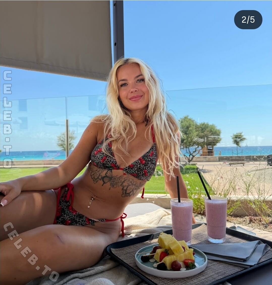 Sarah Milka nude photo 15
