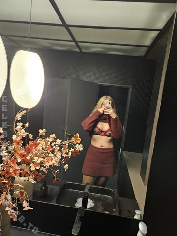 Sarah Milkowski nude photo 70