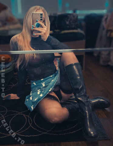 Sarah Milkowski photo 3