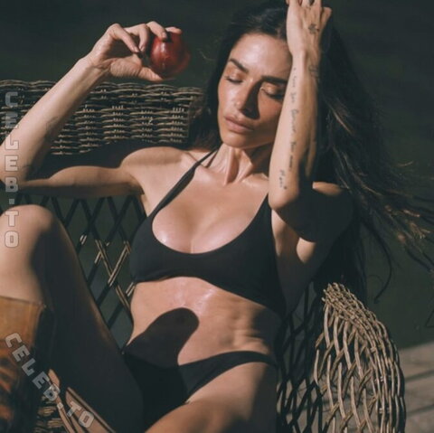 Sarah Shahi nude photo 2