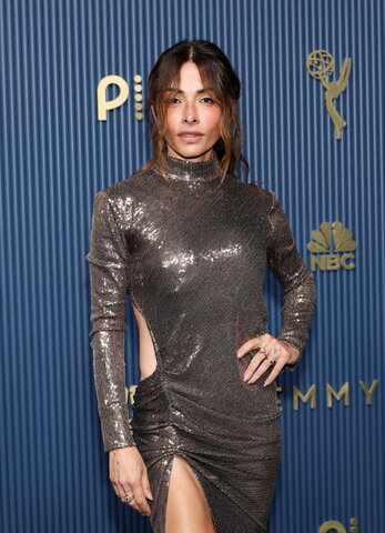 Sarah Shahi nude photo 2