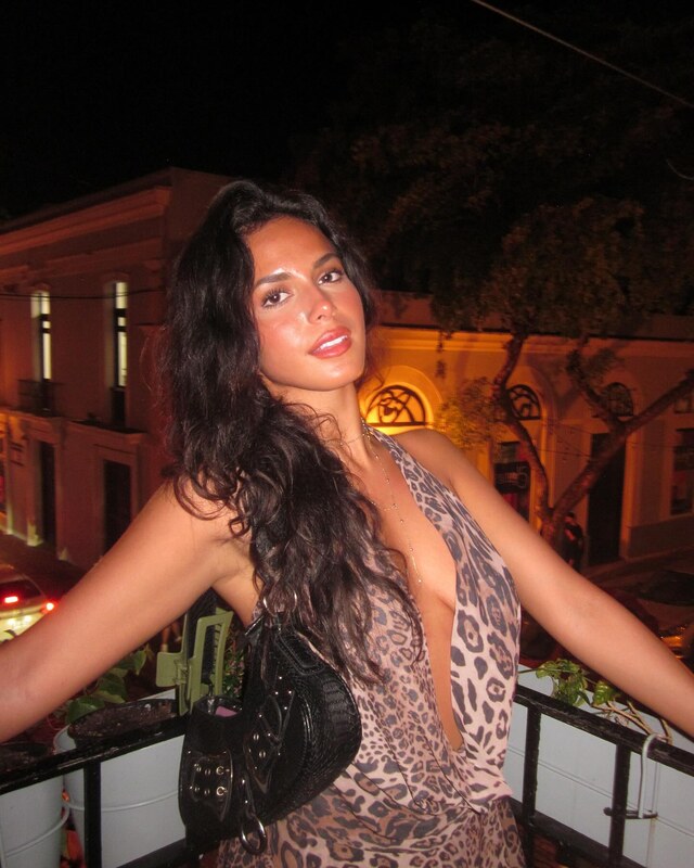 Sarah Tobon nude photo 24