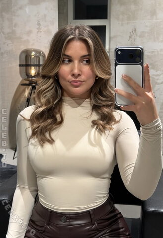 Sarah.anca nude photo 17