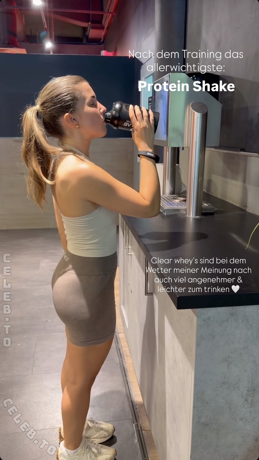 Sarah.anca nude photo 2