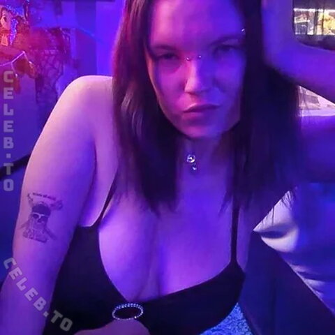 Sarah_Dead New (1 photo)