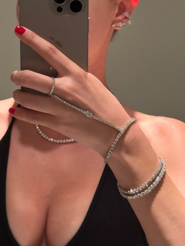 Sarahfuckingsnyder nude photo 4