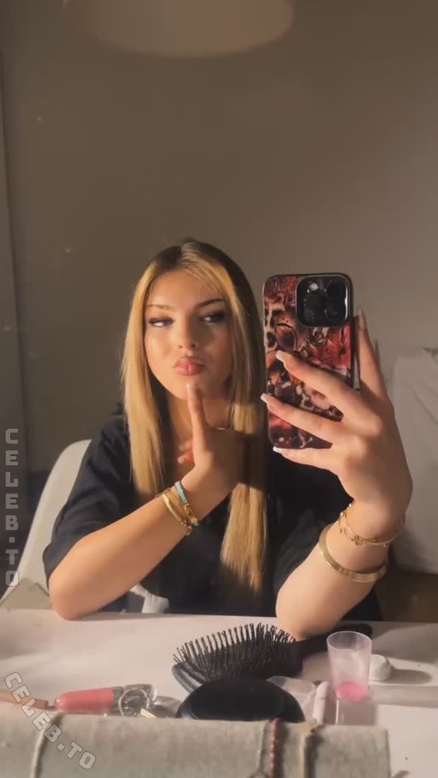 Sarah.Lorema nude photo 1