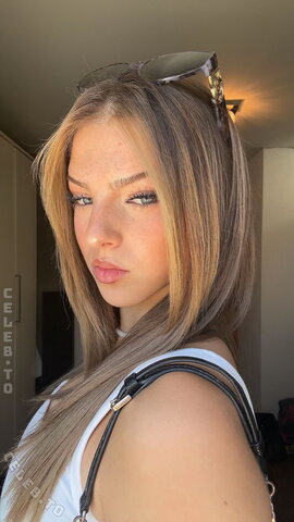 Sarah.Lorema nude photo 6
