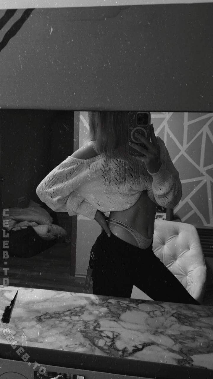 SarahNoir nude photo 1