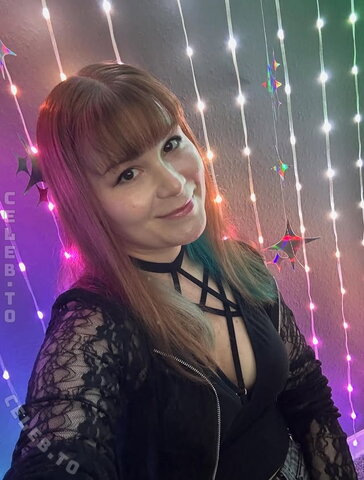 Sarahstrange – More from her.