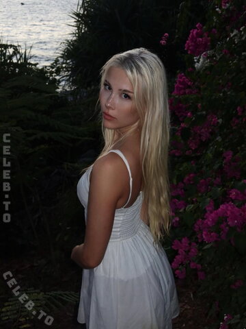 Sarahtoninx9_ nude photo 67