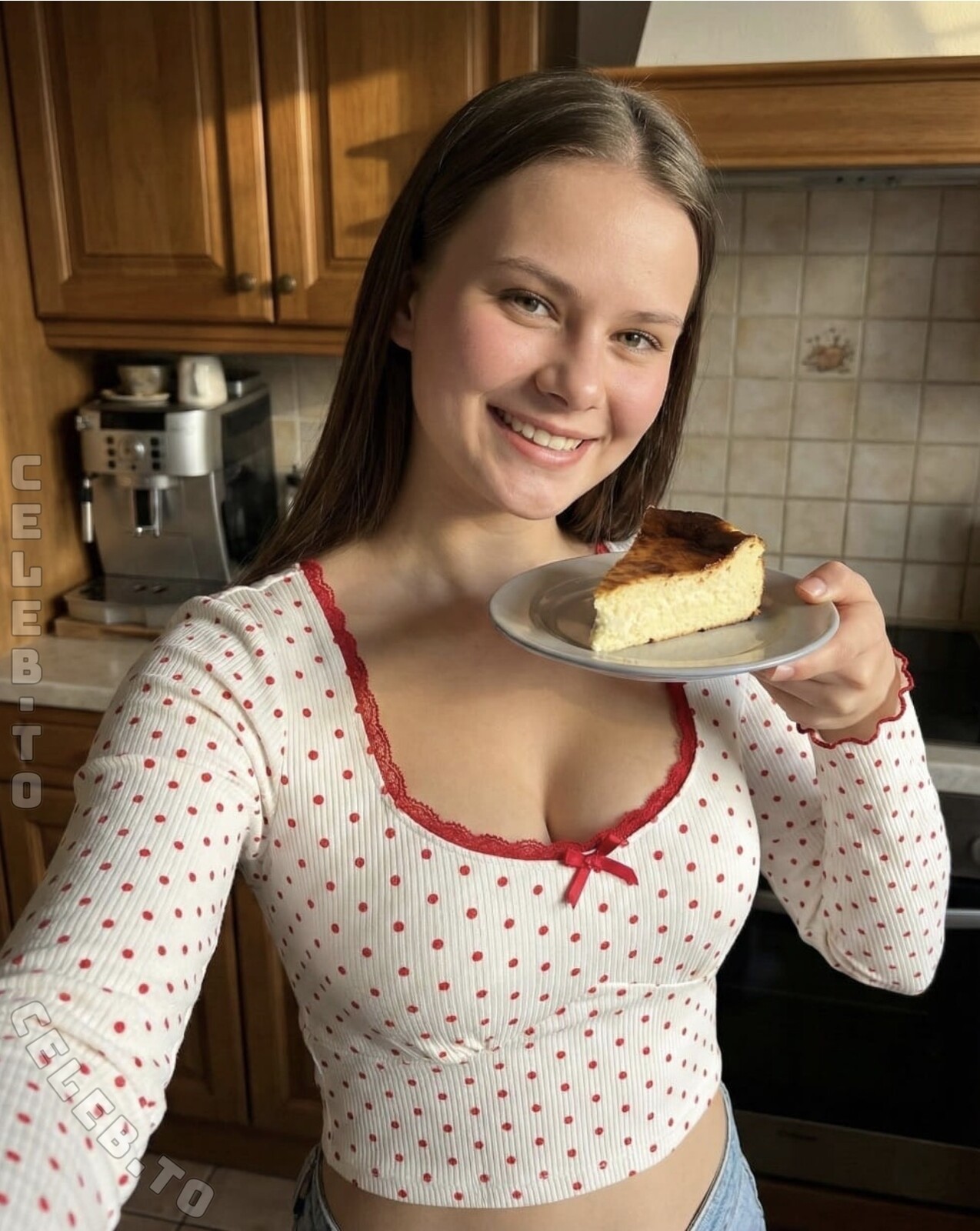 Saraklein nude photo 8