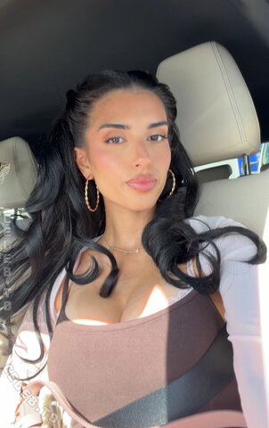 Sararslan nude photo 6