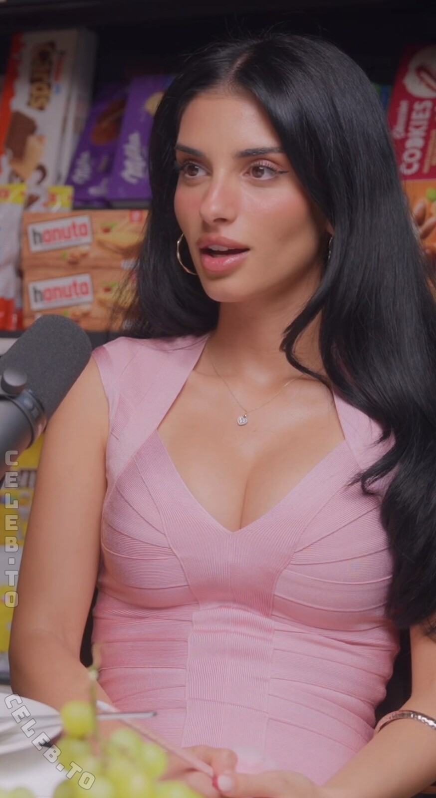 Sararslan nude photo 1