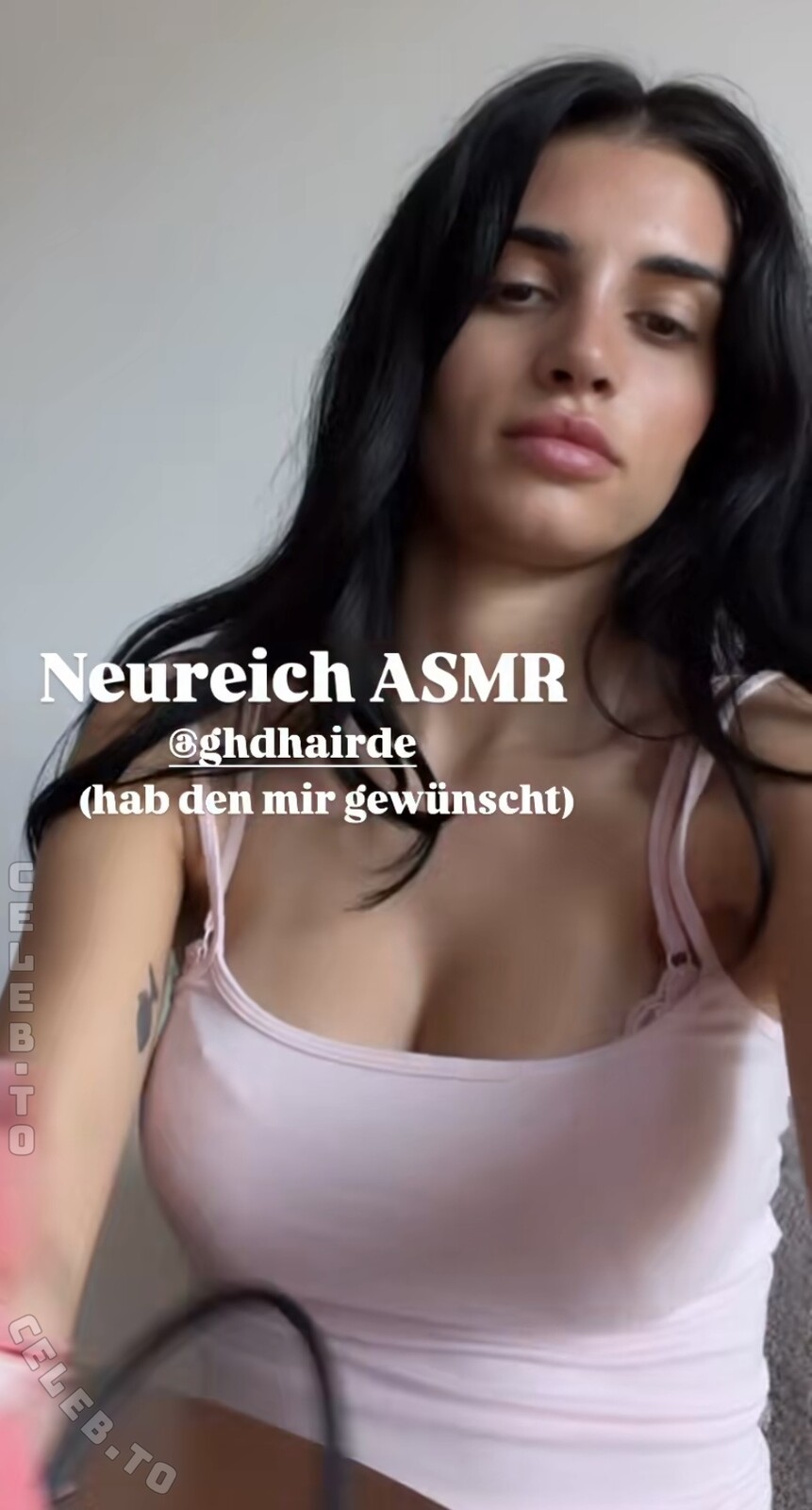 Sararslan nude photo 4