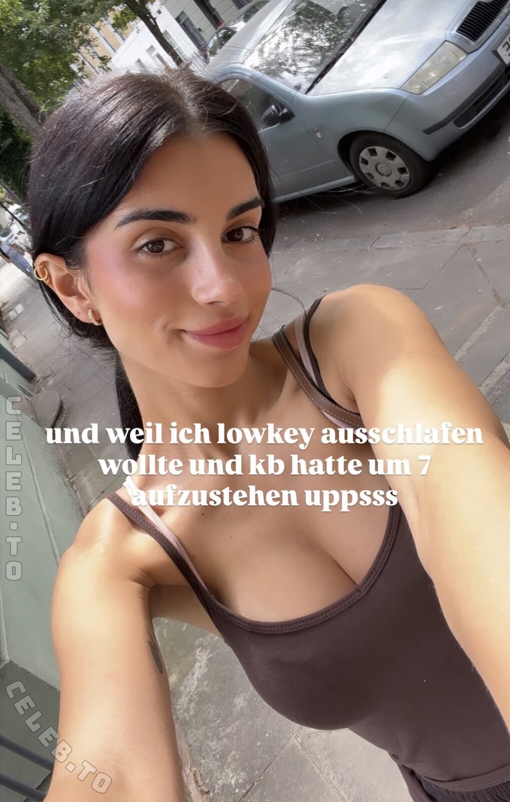 Sararslan nude photo 1