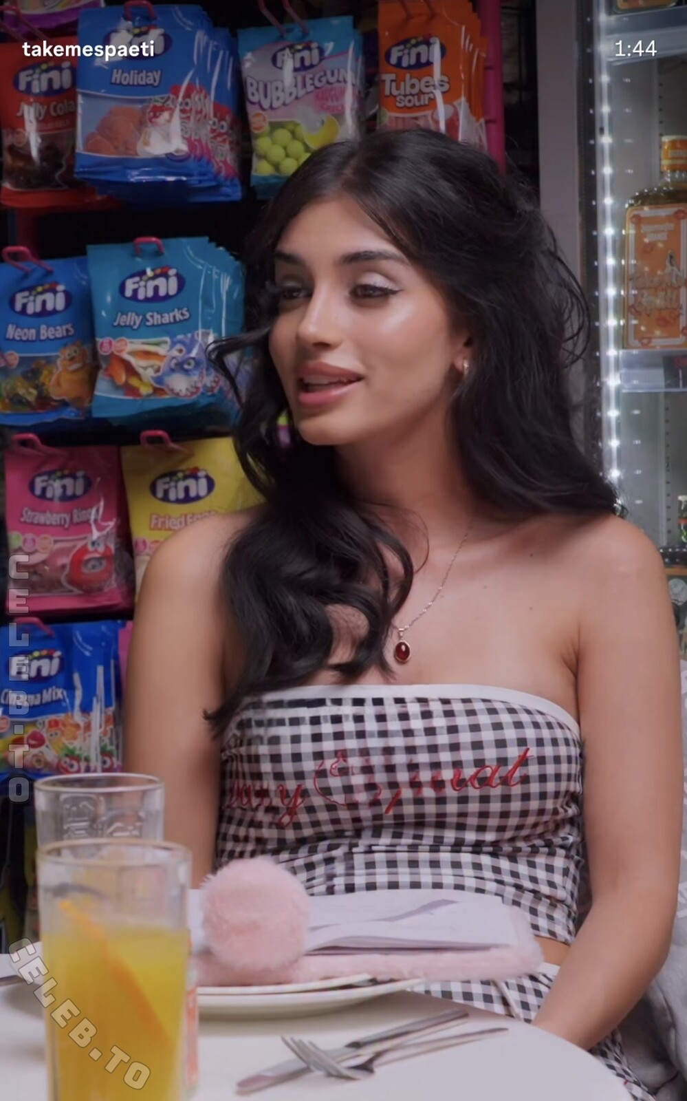Sararslan nude photo 1