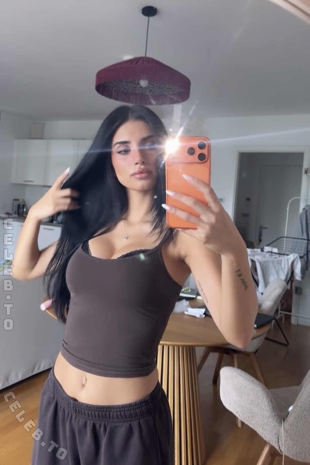 Sararslan nude photo 1