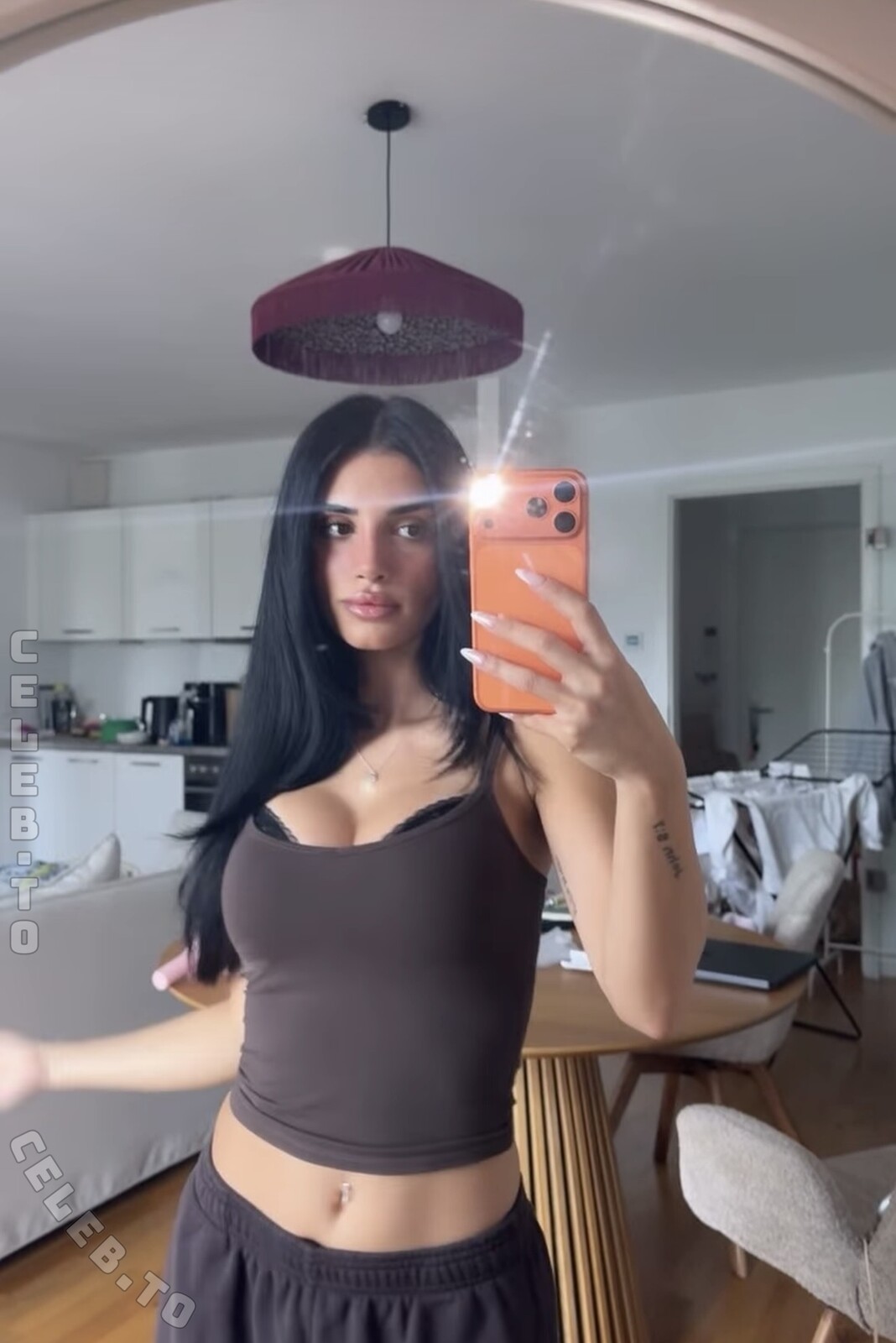 Sararslan nude photo 4