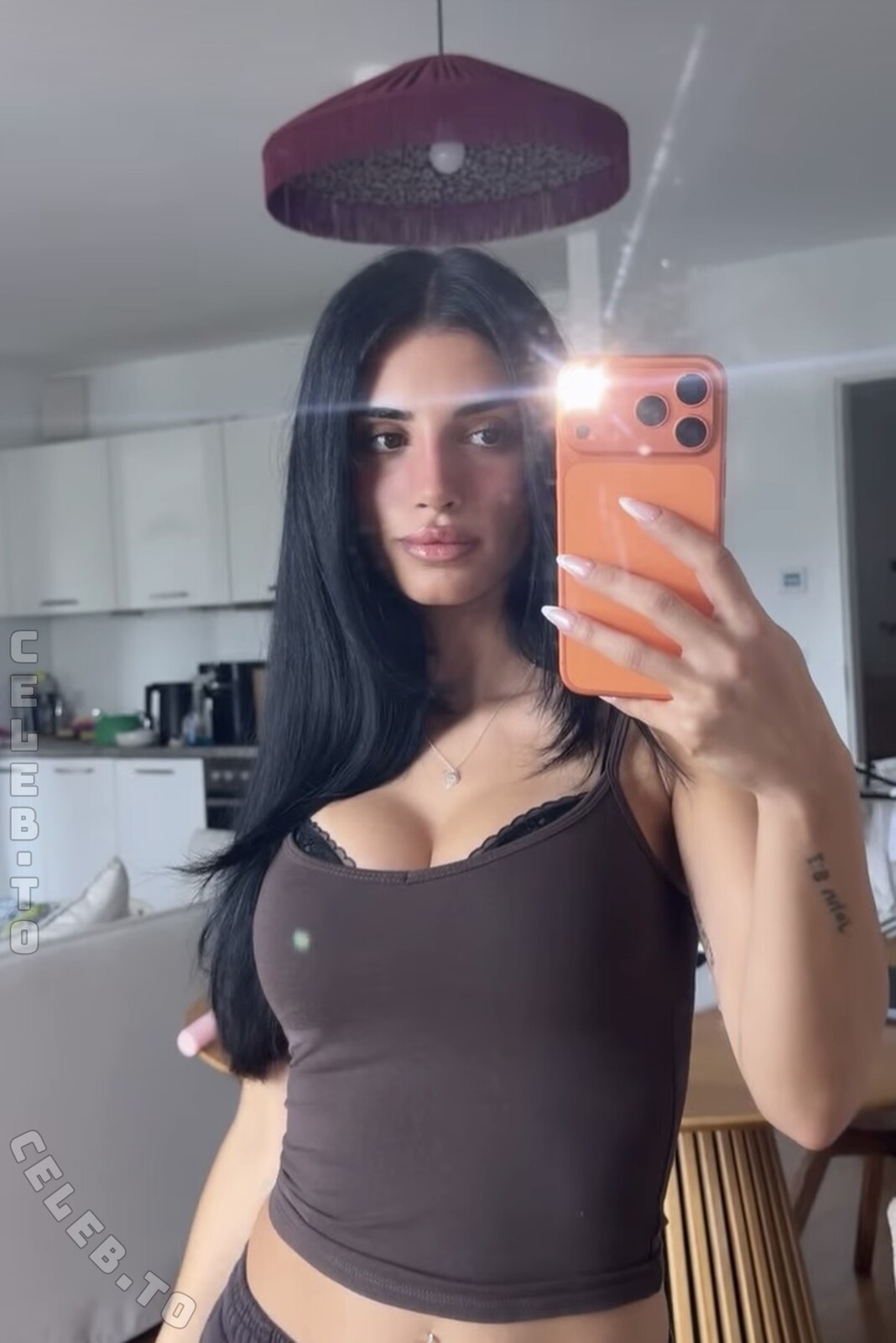 Sararslan nude photo 5