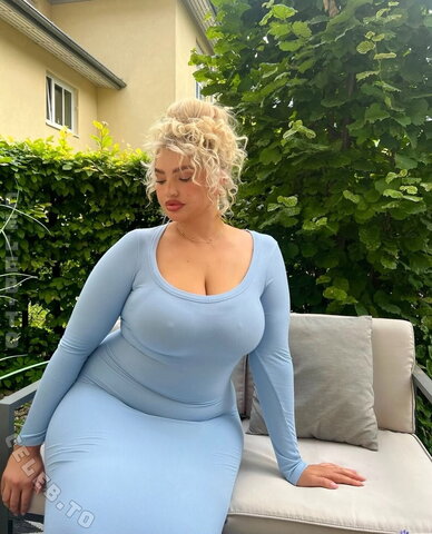 Sarina Nowak nude photo 7