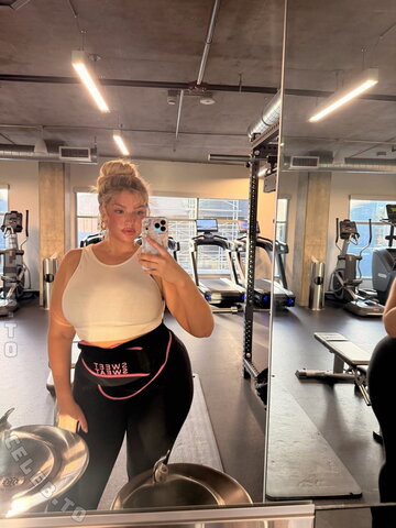 Sarina Nowak photo 1
