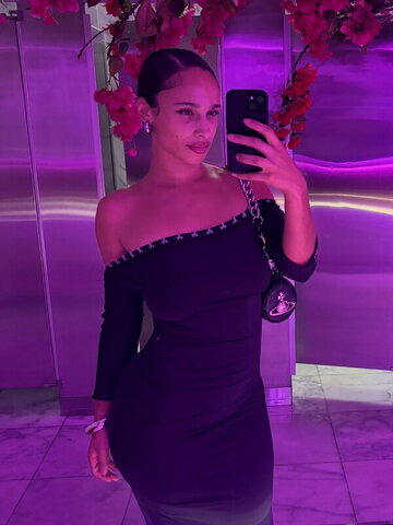 Sarina nude photo 2
