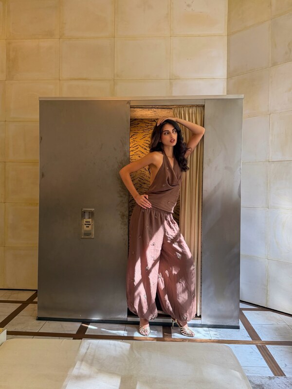 Sasha Vadher nude photo 15