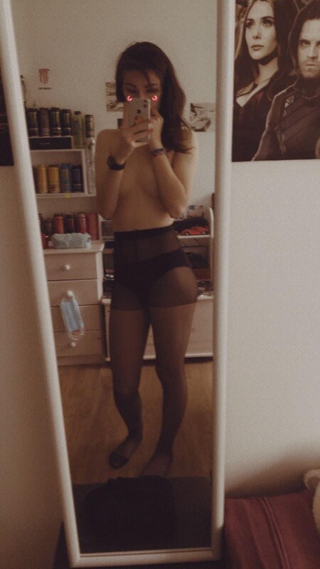 Sashaslut nude photo 8