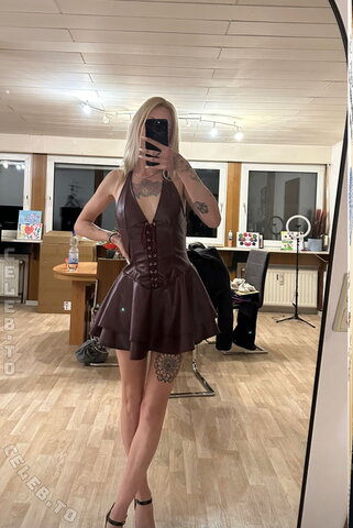 sassy100218 nude photo 11