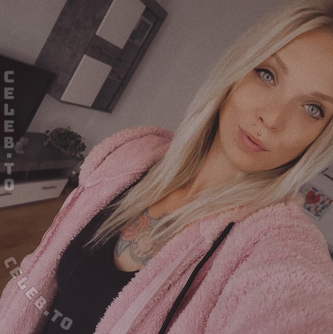 SassySas nude photo 2